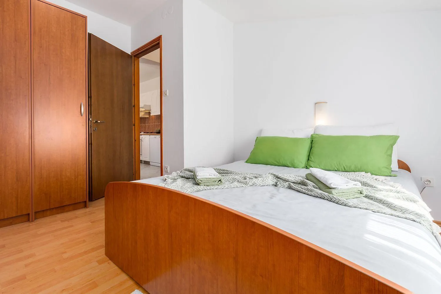 Charmantes Anwesen Mit Privatpool, Grossem Garten, Tischtennis, Badmintonplatz, Bbq, Outdoor-Kueche Tinjan Сasa de vacaciones