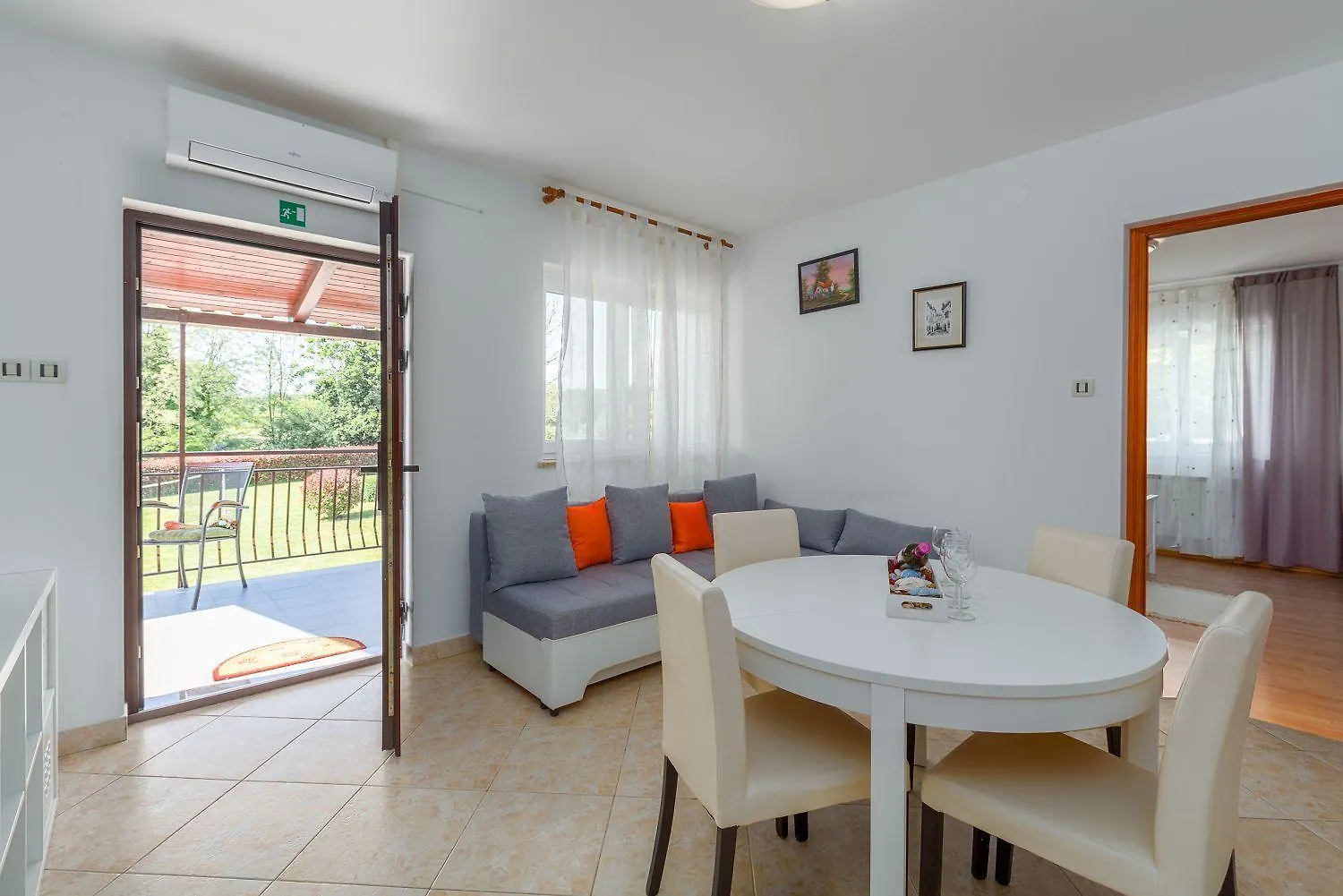 Charmantes Anwesen Mit Privatpool, Grossem Garten, Tischtennis, Badmintonplatz, Bbq, Outdoor-Kueche Tinjan Prázdninový dům