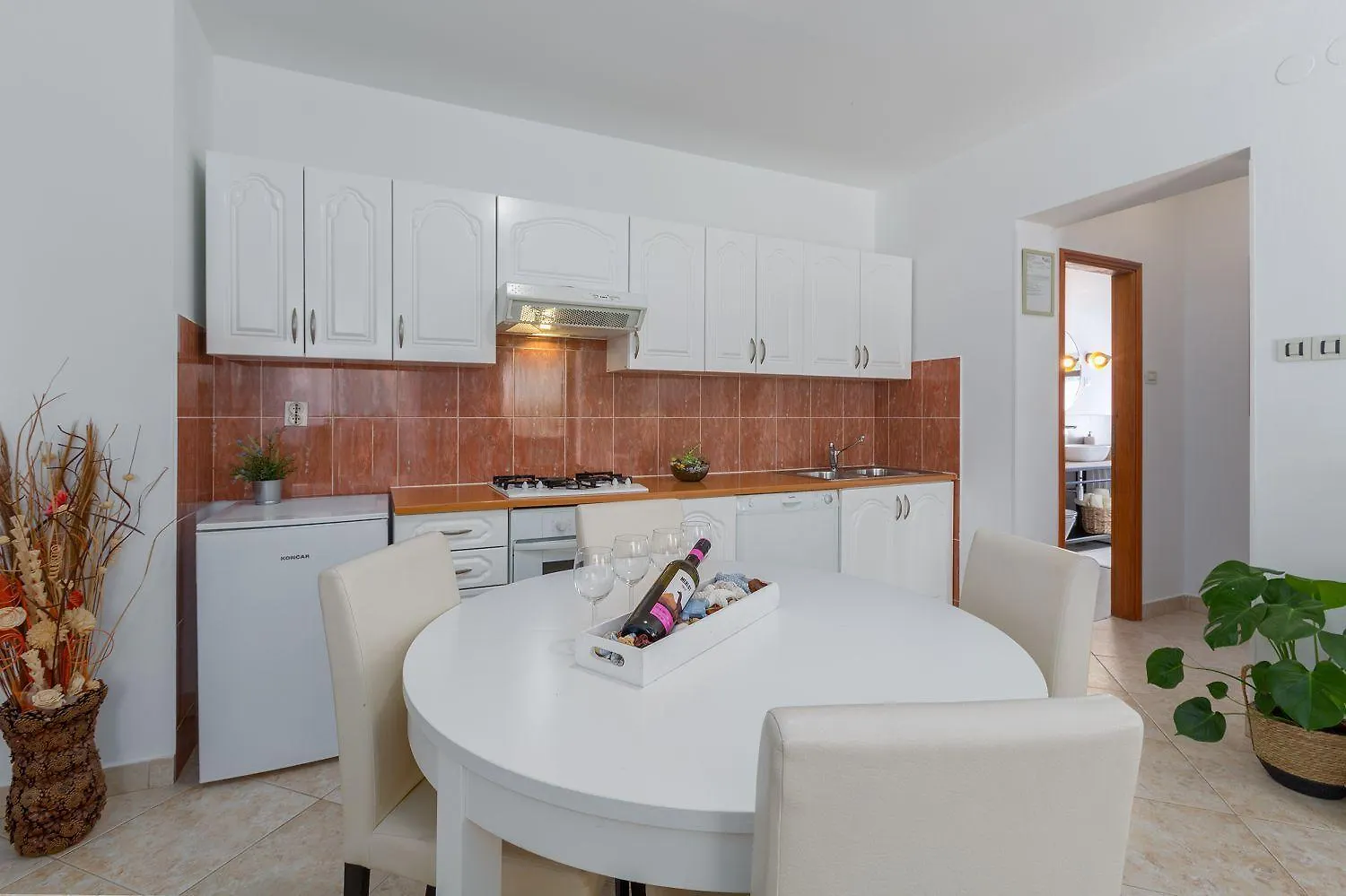Prázdninový dům Charmantes Anwesen Mit Privatpool, Grossem Garten, Tischtennis, Badmintonplatz, Bbq, Outdoor-Kueche Tinjan